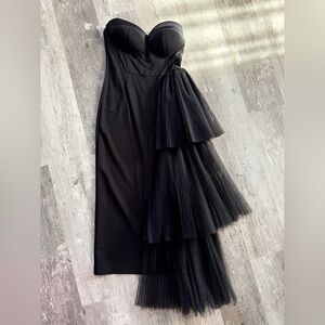 Elegant Black Evening Dress with ruffles
